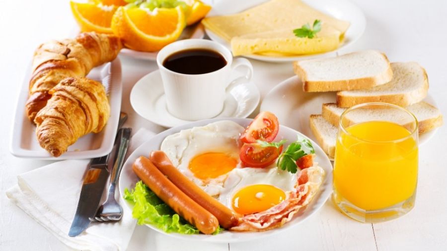 Диетолог Пул посоветовал добавлять к завтраку мускатный орех или корицу