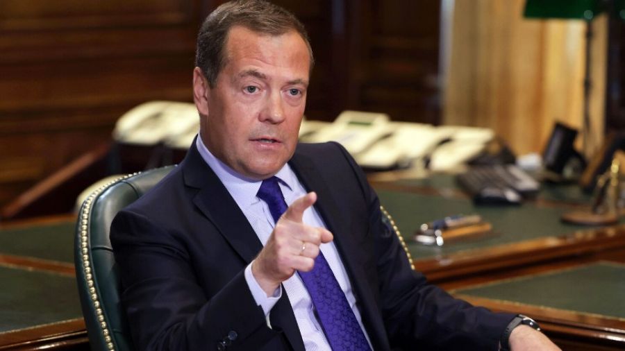 Медведев поддержал инициативу военкоров РВ о передаче конфискованного у браконьеров транспорта