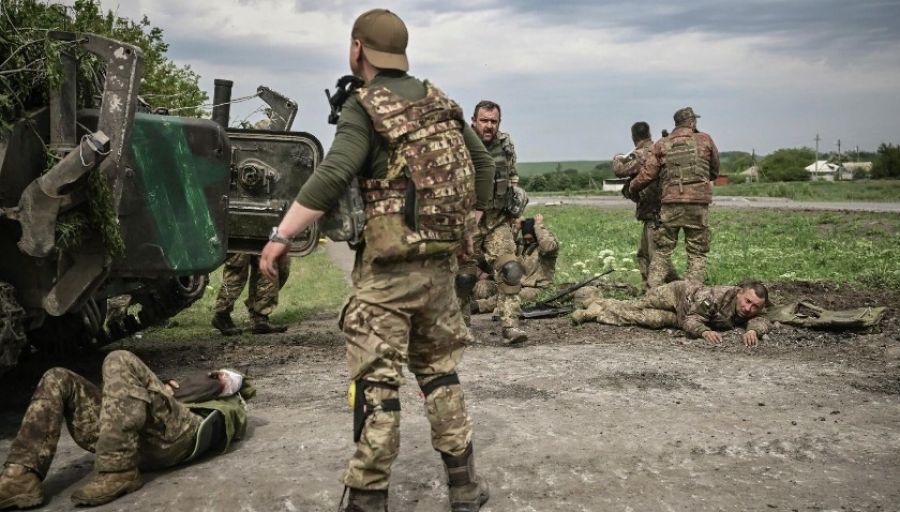 Марочко: бойцы ВСУ забирают документы и вещи с тел погибших