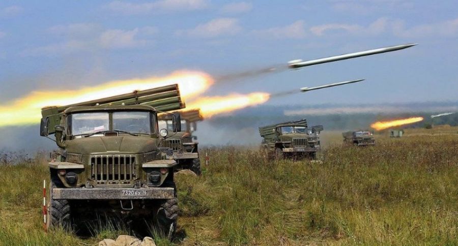 РИА Новости: Украинские националисты обстреляли Донецк из РСЗО, сработали системы ПВО