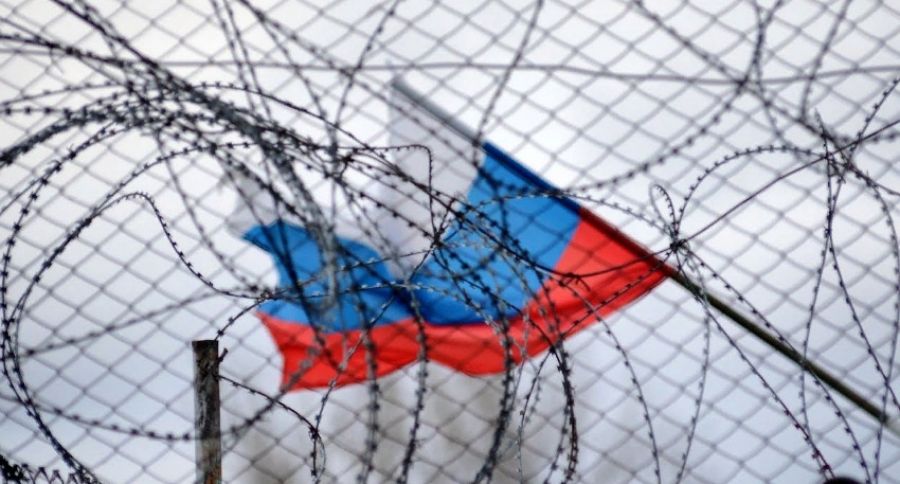 Запад пытается изолировать Россию