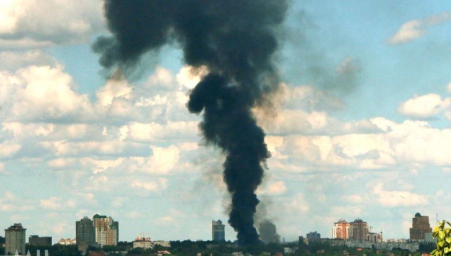 Войска ВС Украины на протяжении восьми часов обстреливают Донецк и его пригороды