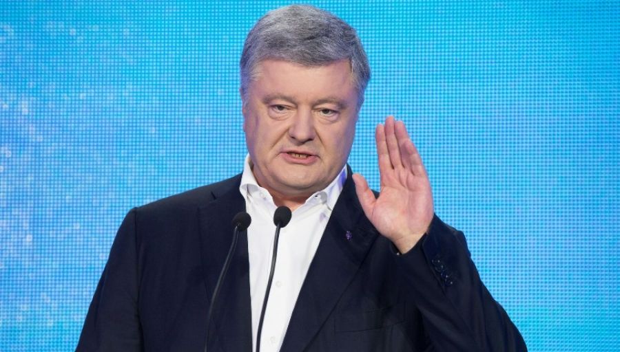 "Мы на фронте": экс-президента Украины Петра Порошенко вместе с семьей нашли в Англии