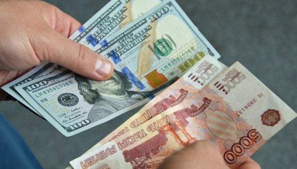 Эксперт Сыроваткин прогнозирует ослабление рубля