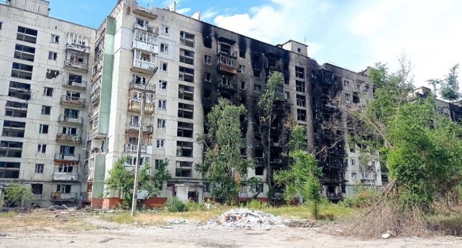 «Было тяжело»: корреспондент «Известий» пообщался с жителями освобожденного Северодонецка