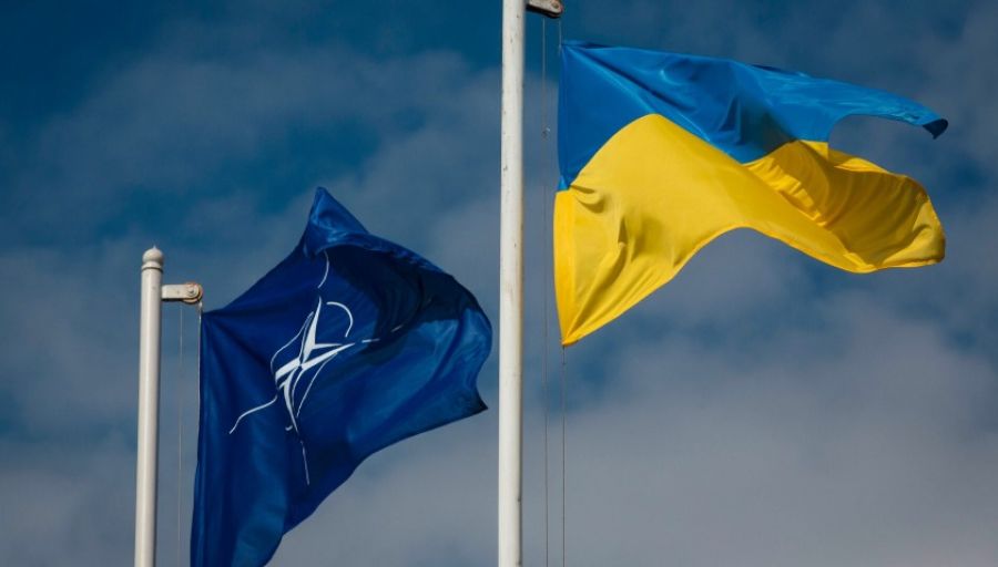 Генсек НАТО Столтенберг призвал Зеленского «готовиться к долгой войне»
