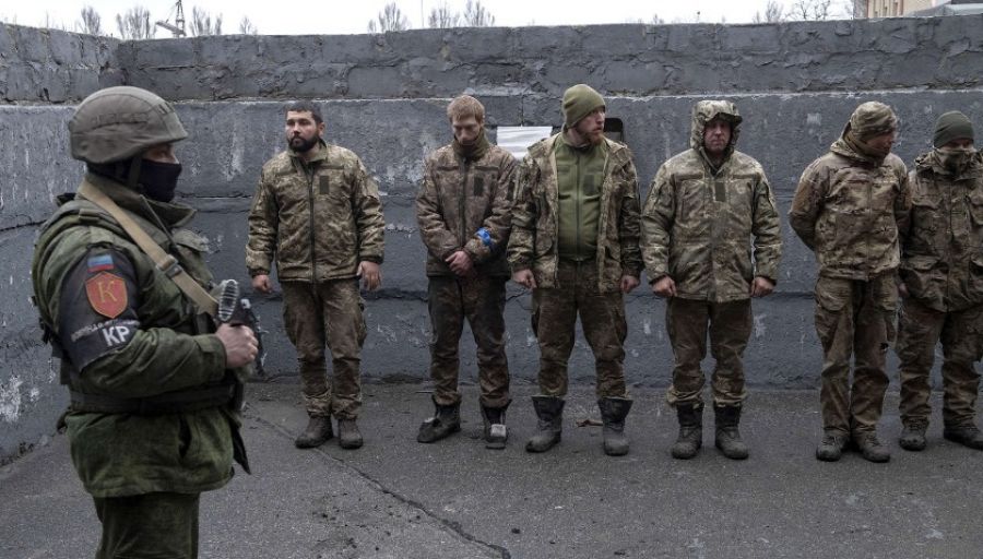 Минобороны РФ опубликовало видео сдавшихся в плен украинских военных из "Горского котла"