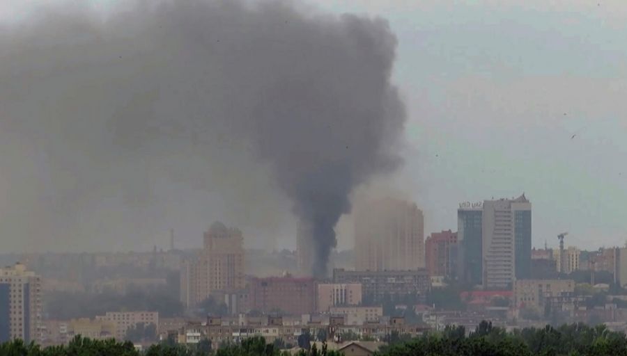 В результате ударов ВСУ по Донецку погибли женщина и ребёнок