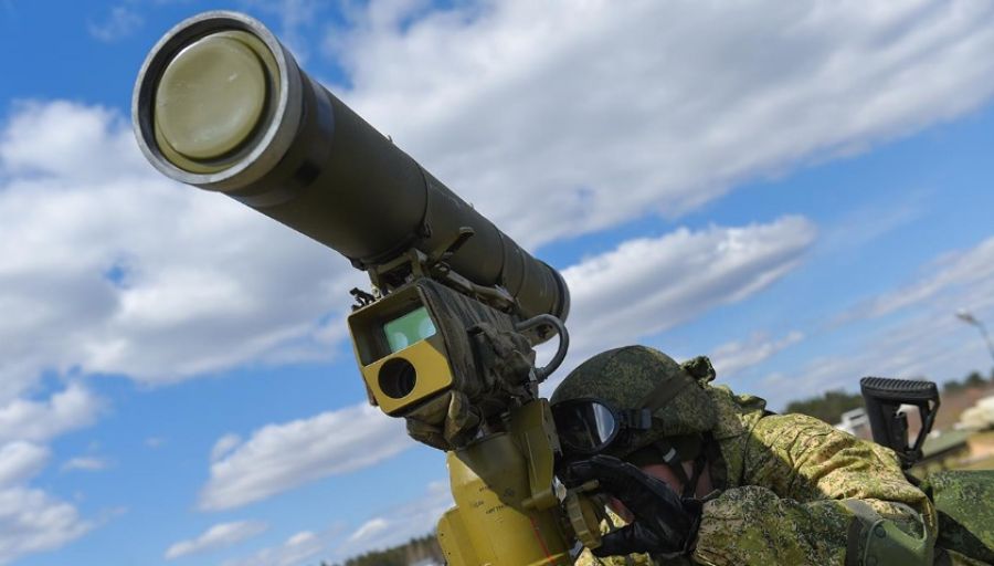 РВ: «Отважные» при помощи «Корнета» уничтожают танк ВС Украины