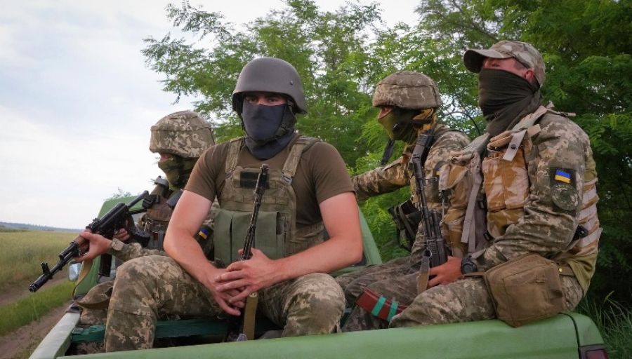 После ударов в районе Лисичанского НПЗ Киев хотел перебросить туда наемных военнослужащих