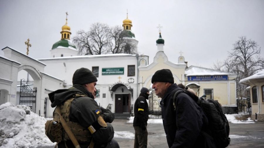 РИА Новости: Киев решил опробовать новую тактику борьбы с УПЦ на Украине