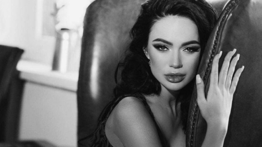 «ВокругТВ»: Яна Кошкина показала откровенное фото в эффектном купальнике