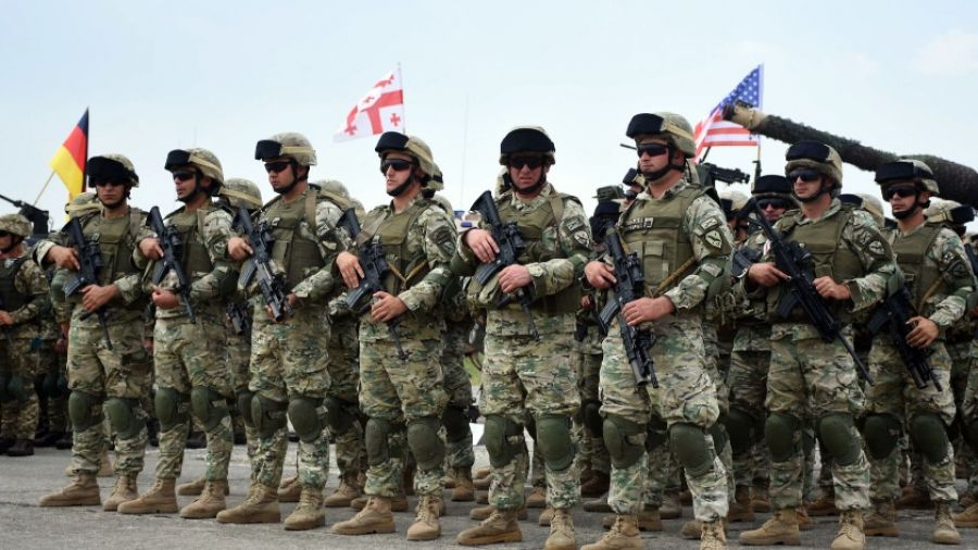 МК: НАТО подготовила секретный план на случай военного столкновения с РФ