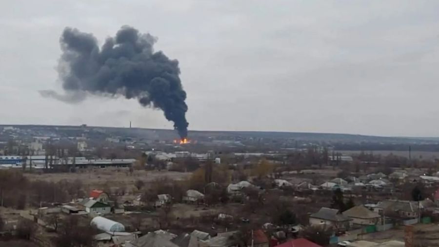 RT опубликовало видео взрывов снарядов ВСУ в Шебекино Белгородской области