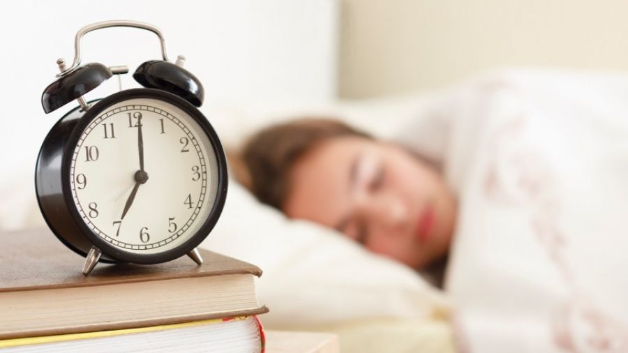 "АиФ": Сколько нужно спать, чтобы не терять здоровье и деньги