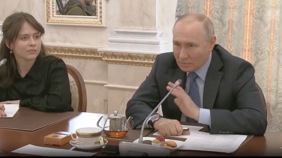 РБК: Путин провел встречу с военкорами и проинформировал о ходе СВО на Украине