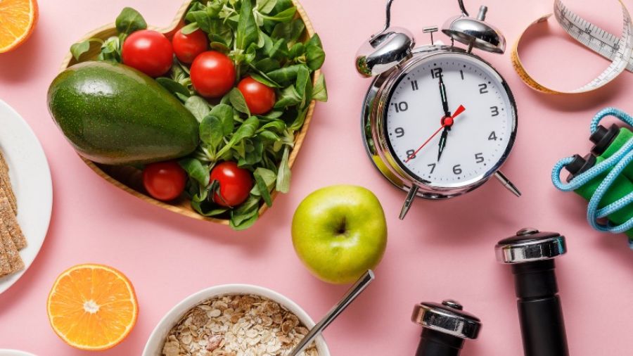 Нутрициолог РФ Елена Богатова рассказала, что привычка запивать еду не вредит здоровью