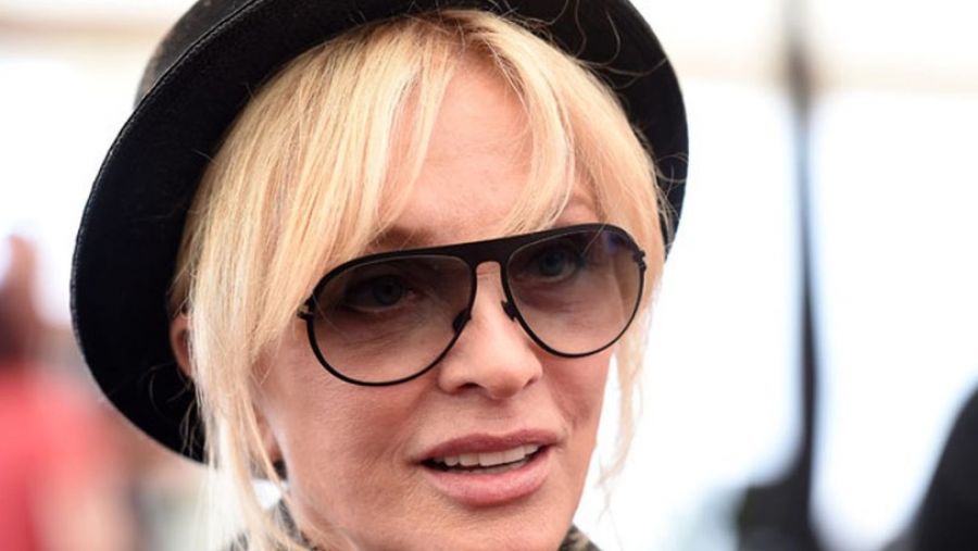 "Пусть и Пугачиху заодно снесёт": Народ прокомментировал новые откровения певицы Вайкуле