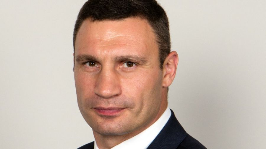 МК: Мэр Кличко прошелся по бомбоубежищам Киева после замечаний от Зеленского