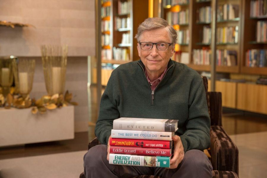 Билл Гейтс посоветовал 5 книг для летнего чтения
