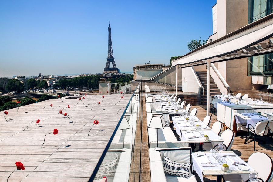 Количество забронированных мест выросло в 2 раза во Франции после открытия  ресторанов