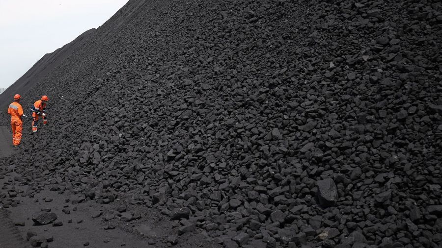Независимый эксперт Плявиньш объяснил рост цен на уголь в Европе в 2022 году