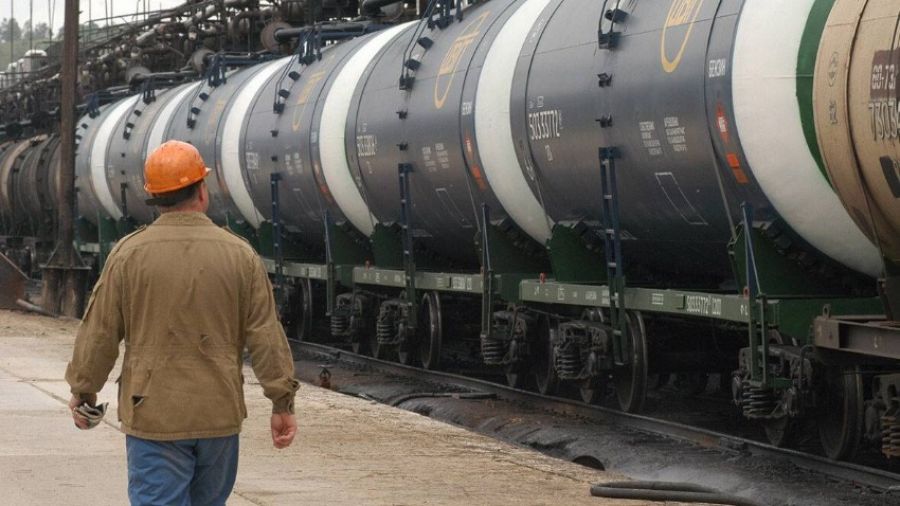 Вице-премьер Новак: Россия будет диверсифицировать поставки нефти при полном отказе Запада