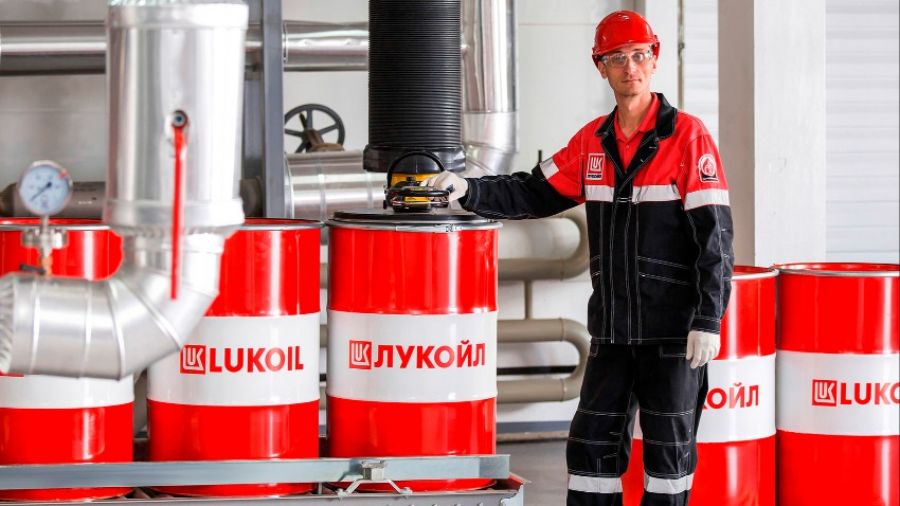 «Лукойл» повысил уровень зарплаты сотрудникам в среднем на 10,5%