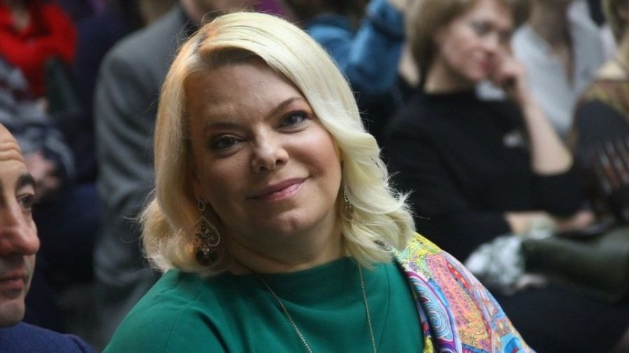 Яна Поплавская жестко высказалась о награждении осудившего СВО режиссера Юлии Ауг за спектакль с нецензурным названием