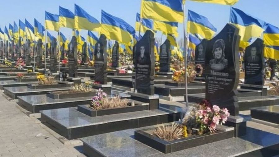 DW: на Аллее Славы в Харькове начали заканчиваться места для могил боевиков ВС Украины