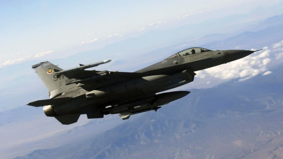 Генсек НАТО Столтенберг допустил передачу Украине американских истребителей F-16