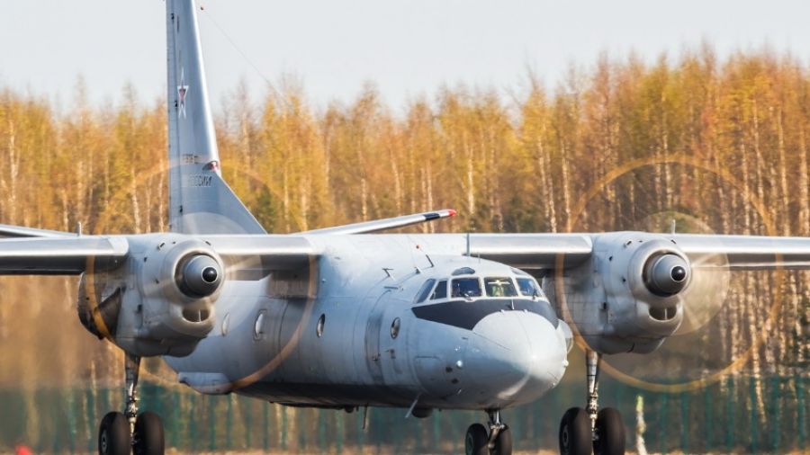 «РГ»: Российский самолет Ан-26 увернулся от двух зенитных ракет ВС Украины