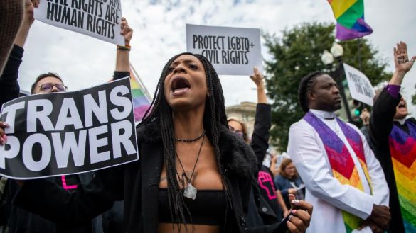 «ИноСМИ»: Такер Карлсон утверждает, что трансгендерное движение выступает против христиан
