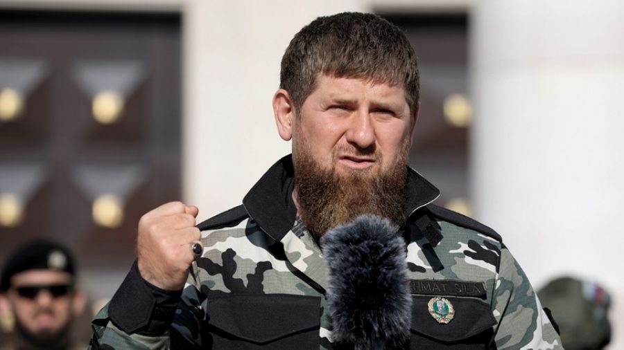 МК: Кадыров проинформировал об отправке в зону СВО многонациональной группы добровольцев