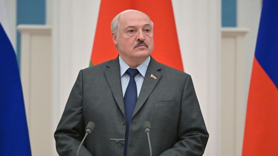 РИА Новости: Лукашенко призвал прекратить боевые действия на Украине и объявить перемирие