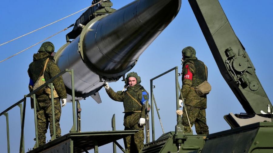 В BNS сообщили о призыве главы МИД Франции Колонны к РФ отказаться от размещения ЯО в РБ