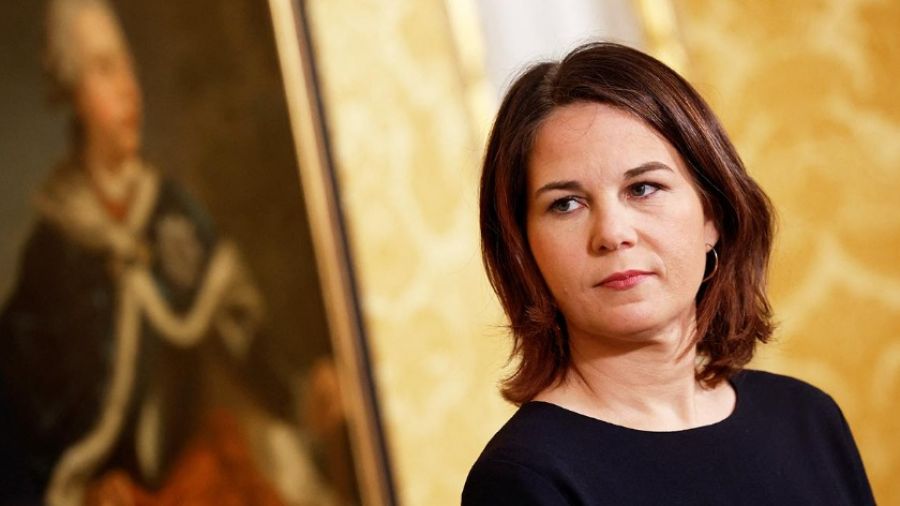 "ВЗГЛЯД": Захарова предложила главе МИД ФРГ Бербок доказать, что она женщина