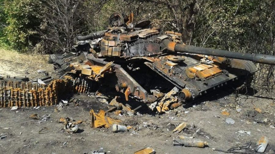 РВ: Танк ВСУ пытался спрятаться за жилым домом от ЧВК "Вагнер", но был разорван на части