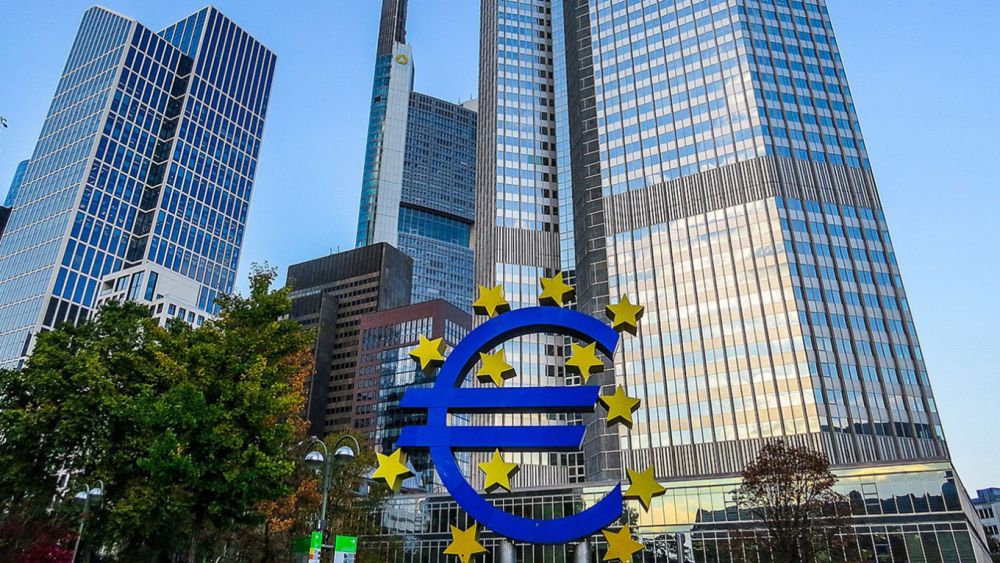 Деловая активность в еврозоне выросла за полгода