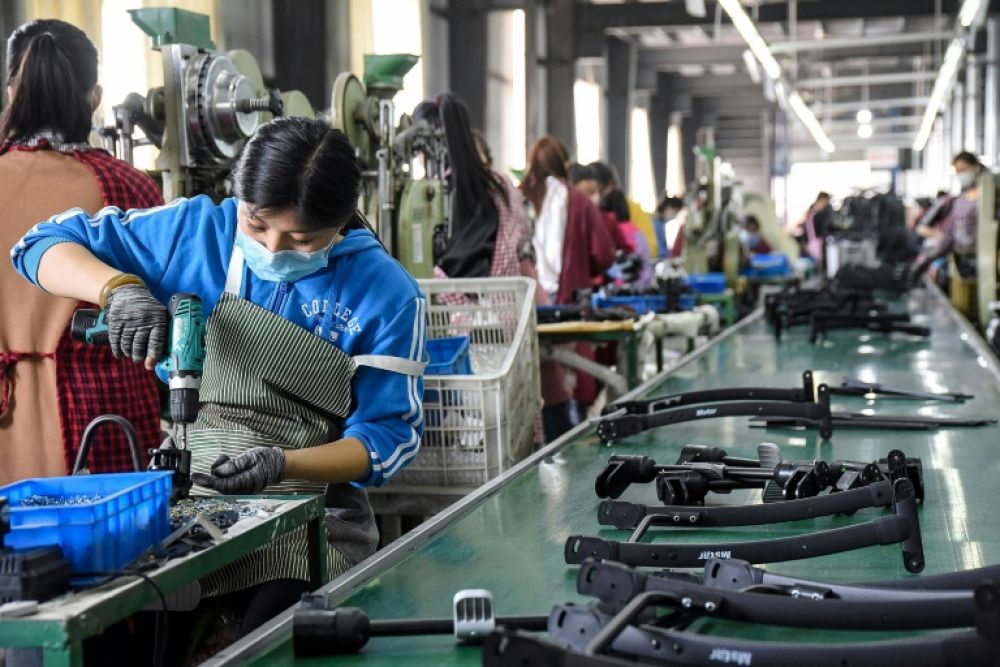 Производство на китайских фабриках замедляется