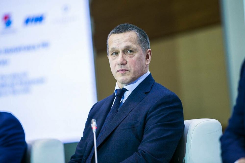 Трутнев допускает возможность увеличения налогов для предприятий, где не растут зарплаты