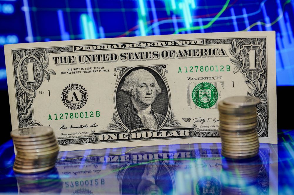 Как поменяется курс доллара на завтра?