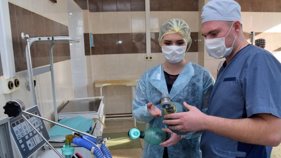 «Много молодых»: врачи-добровольцы рассказали о тяжелой работе на Донбассе