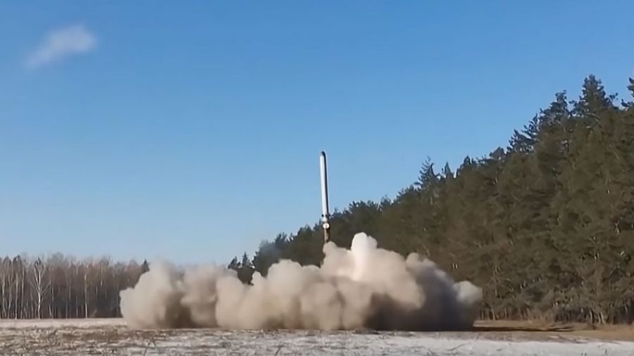МО РФ: высокоточные ракеты уничтожили два склада боеприпасов ВСУ