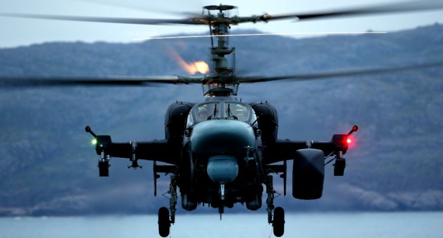 Минобороны РФ показало кадры уничтожения техники ВСУ вертолётами Ка-52 с расстояния в 5 км