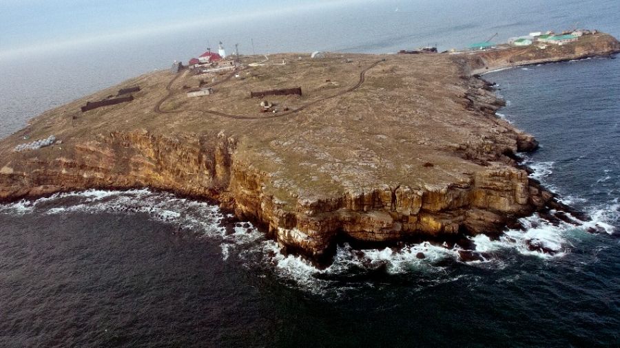 Avia.pro: У берегов острова Змеиный затонул неизвестный десантный 25-метровый корабль