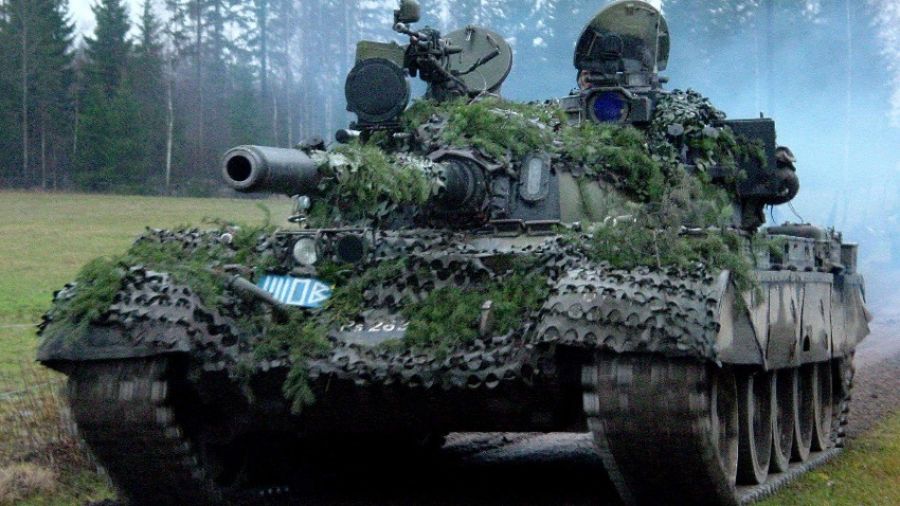 Финляндия стягивает к границе с Россией танки и тяжёлую артиллерию