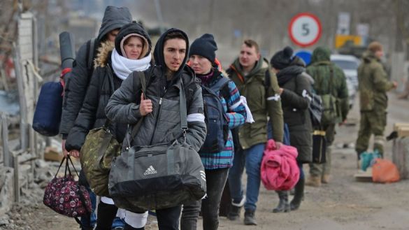 МК: Беженцы из Мариуполя рассказали правду о жизни в России