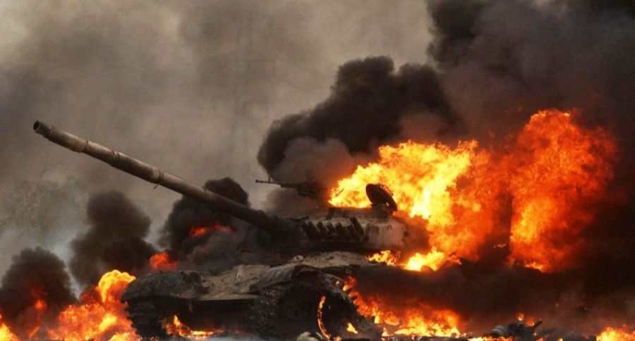 «Не смогли добить, решили сжечь!»: На Донбассе показали воронки и снаряды после обстрелов ВСУ
