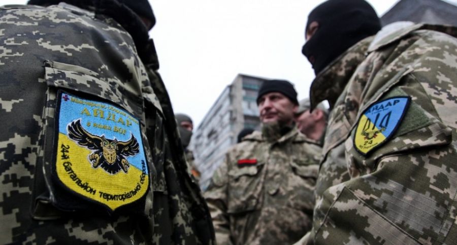 Военное обозрение: Боевики «Азова»* в Мариуполе в панике сводят татуировки принадлежности к батальону